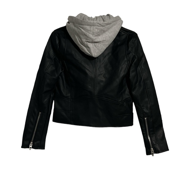 BlankNYC NWT Women’s Cropped Moto Biker Faux Leather jacket, XS. Removable hood. - Picture 2 of 6